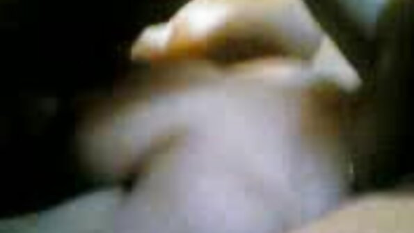 ದೊಡ್ಡ ನೈಸರ್ಗಿಕ ಬೂಬೀಸ್ ಹೊಂದಿರುವ ಎಬೊನಿ ಸ್ಲಟ್ ದೊಡ್ಡ ಬಿಳಿ ಮಾಂಸದ ಕಂಬವನ್ನು ಸವಾರಿ ಮಾಡುತ್ತದೆ