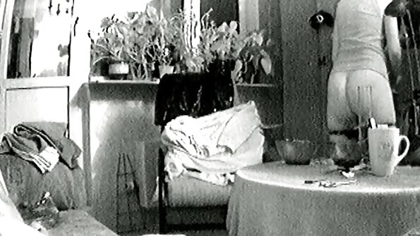 ಹ್ಯಾಲಿ ಬ್ಯಾಂಕ್ಸ್ ಒಂದು ದೊಡ್ಡ ಹಳೆಯ ಡಿಕ್ನಿಂದ ಉತ್ಸಾಹದಿಂದ ಫಕ್ ಮಾಡಿದೆ